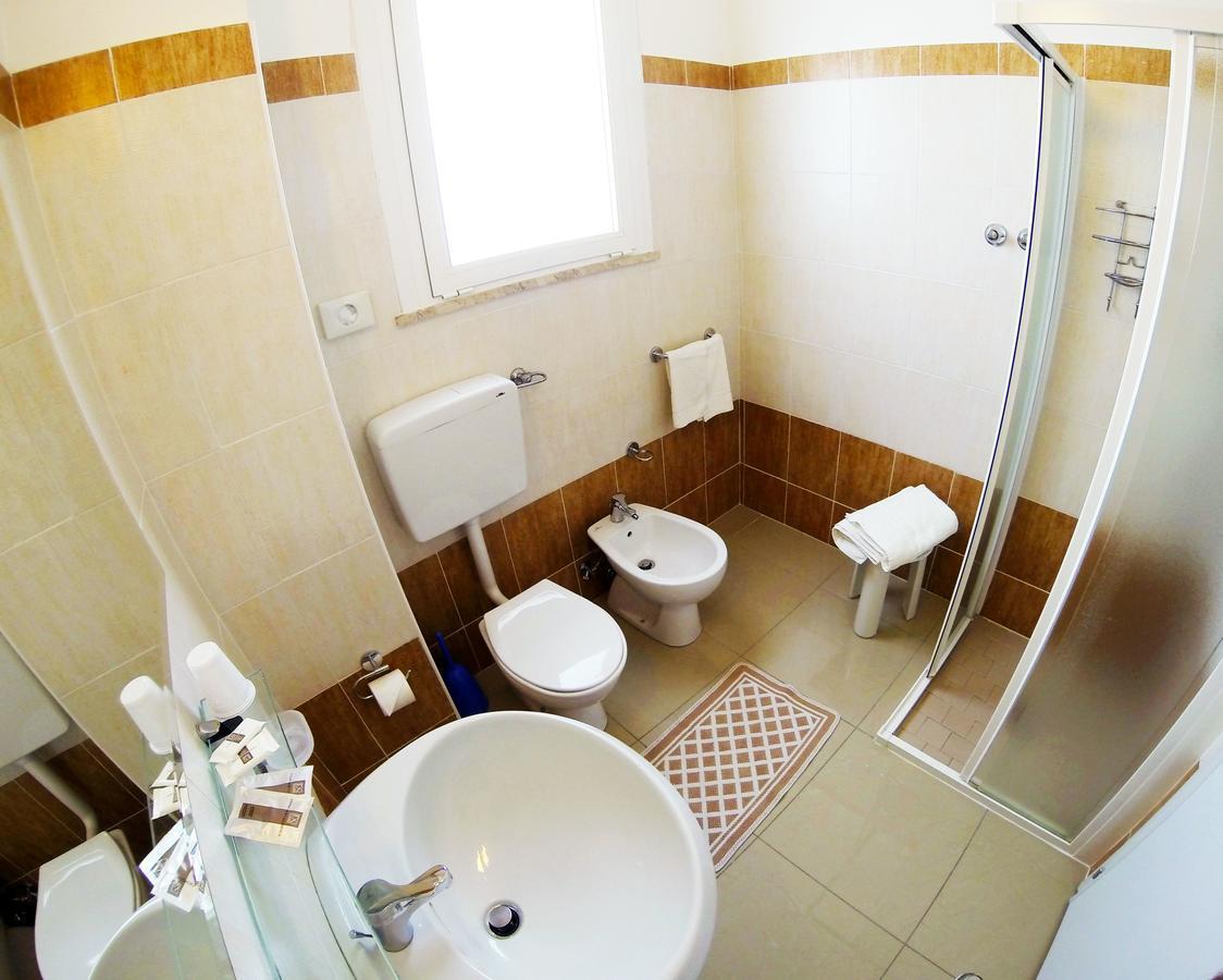Hotel Raffaello Cesena Bagian luar foto