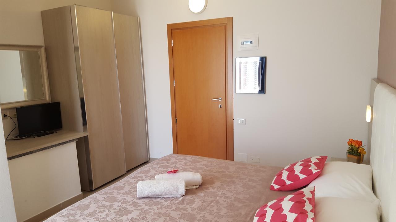 Hotel Raffaello Cesena Bagian luar foto