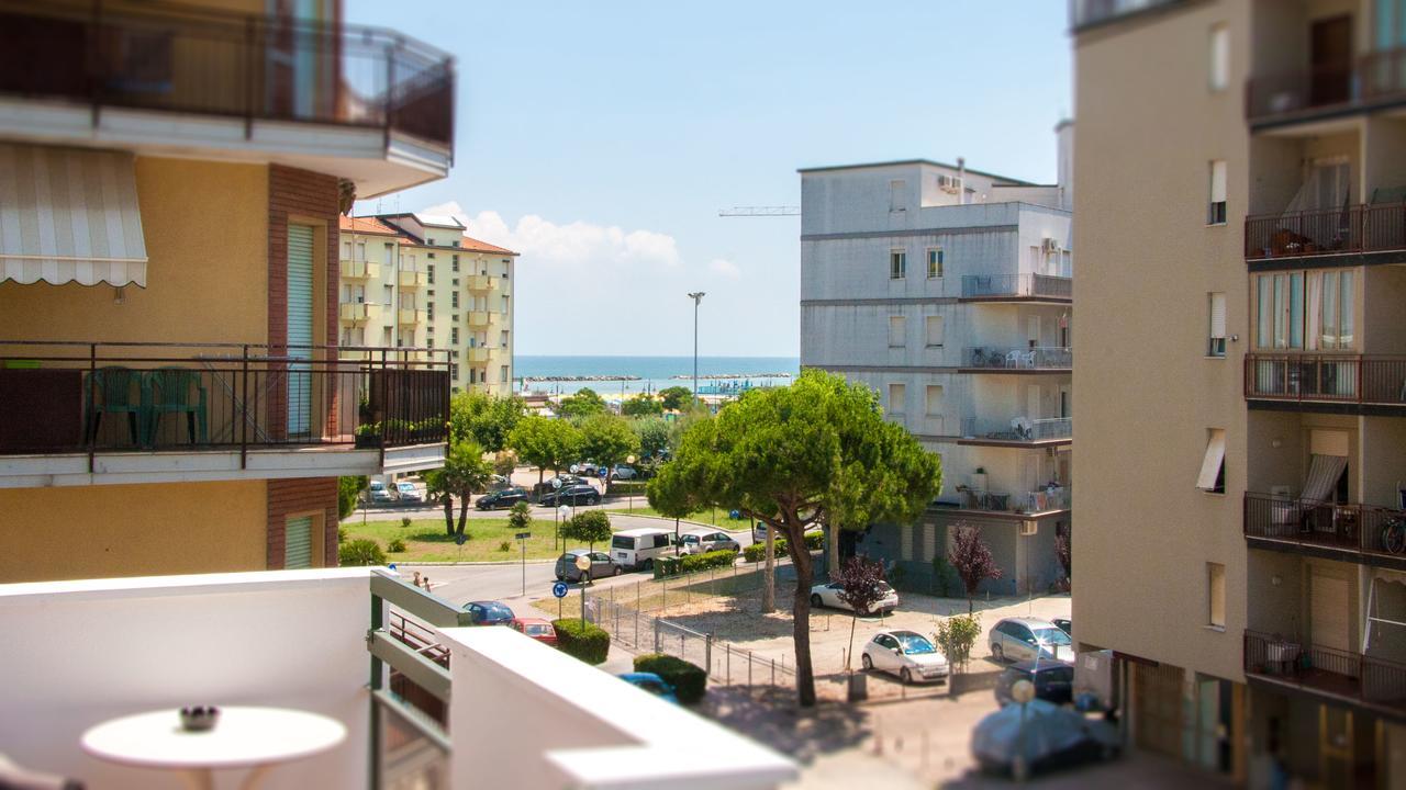 Hotel Raffaello Cesena Bagian luar foto