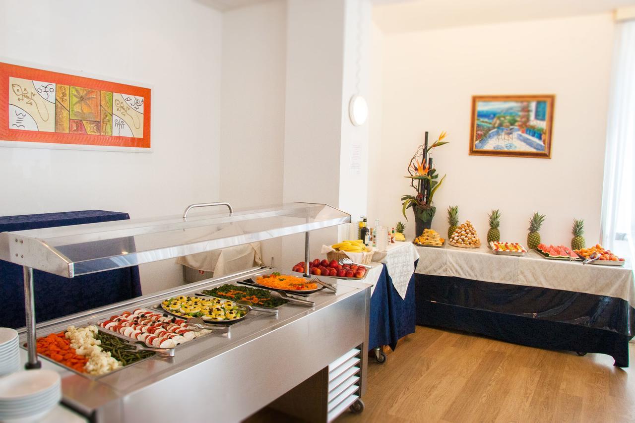 Hotel Raffaello Cesena Bagian luar foto