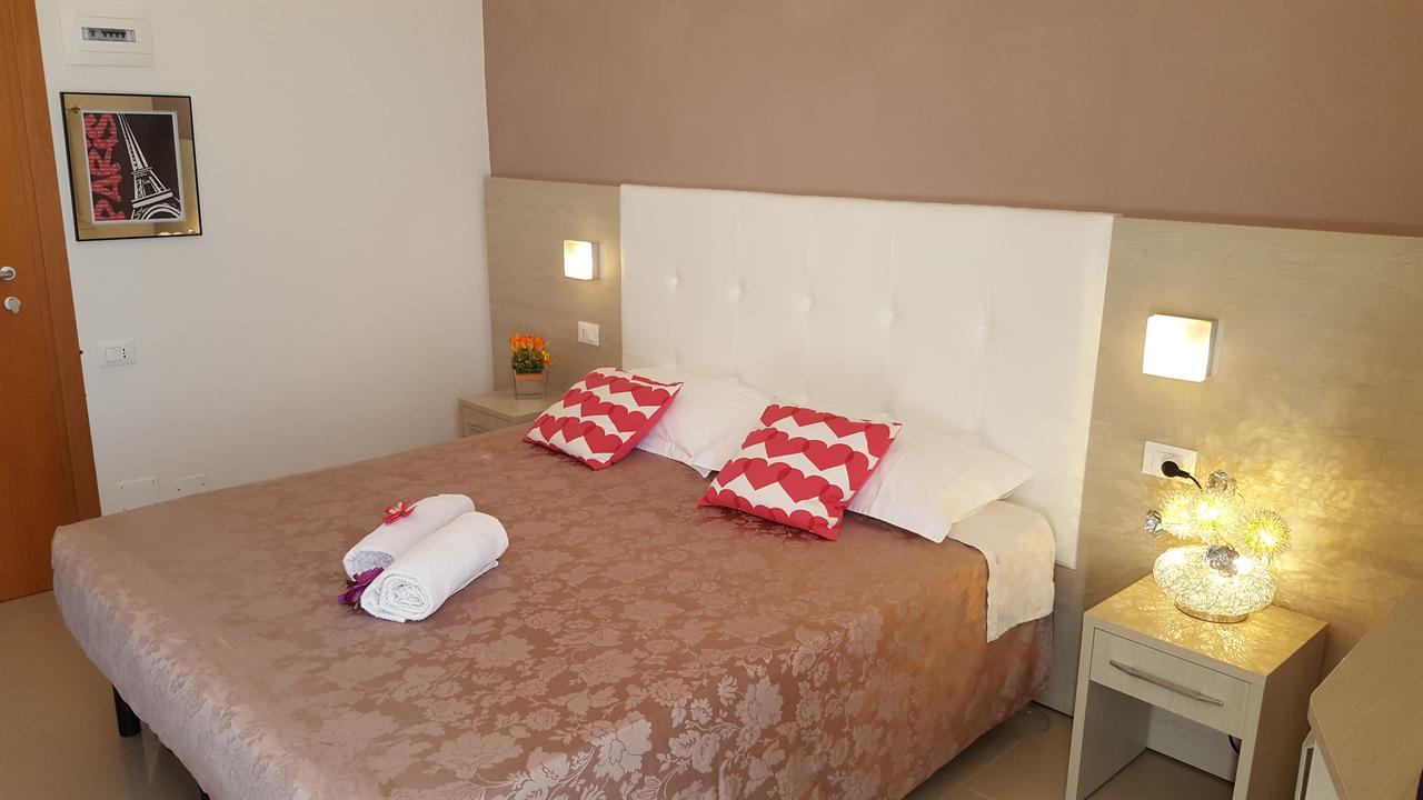 Hotel Raffaello Cesena Bagian luar foto